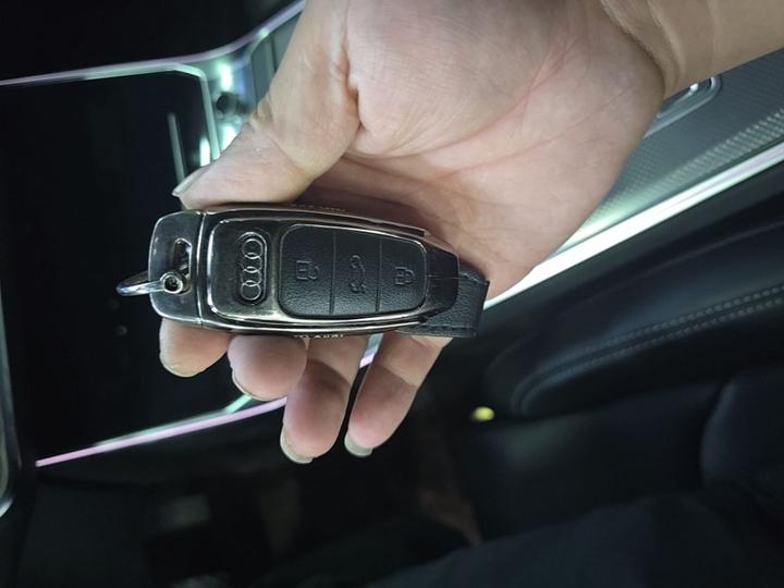 A6L 2025 Facelift 40 TFSI Luxury Dynamic photo 8