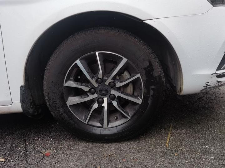 Emgrand 2019 1.5L MT Luxury China VI photo 8