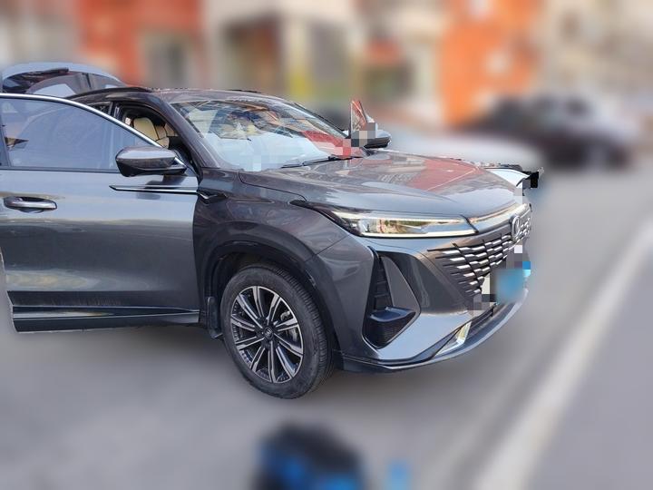 CS75 PLUS 2023 3rd Gen 1.5T AT Premium photo 3