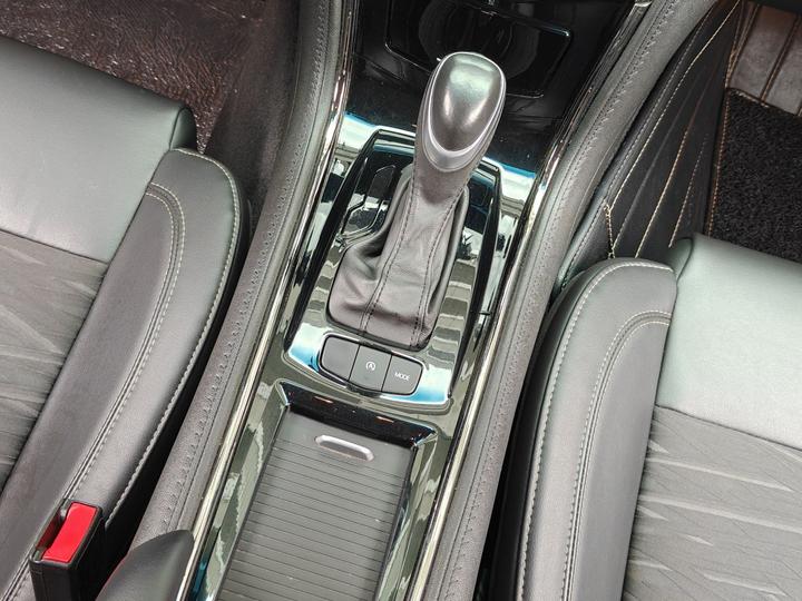 ATS-L 2017 28T Tech photo 6