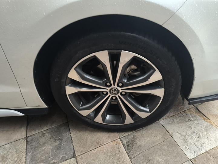 Granvia 2023 2.5L Hybrid Premium PLUS photo 8