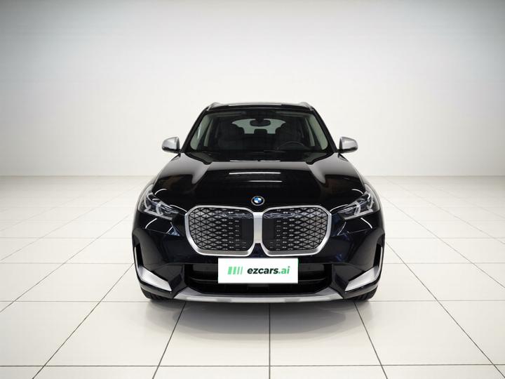 iX1 2023 xDrive30L X Design Package photo 2