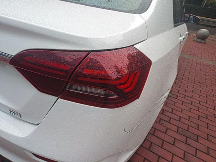 Emgrand 2021 UP 1.5L MT Luxury photo 7