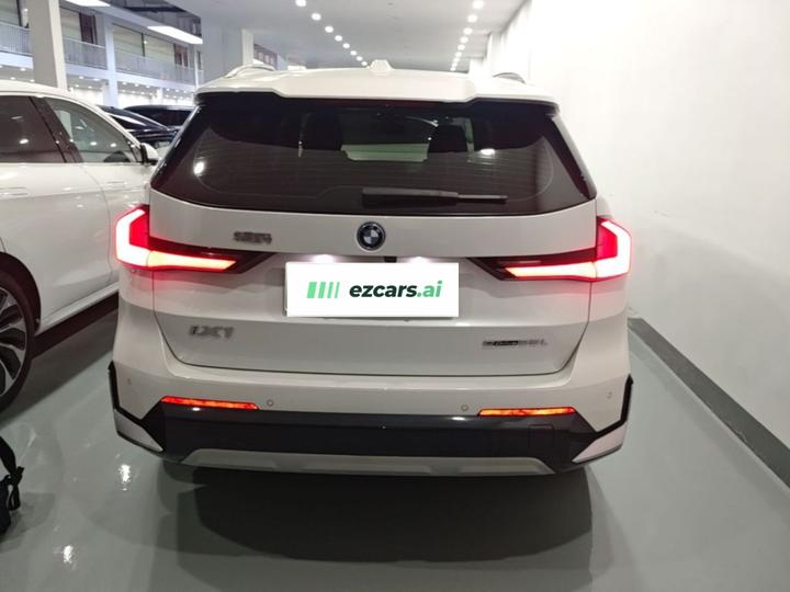 iX1 2023 eDrive25L X Design Package photo 3