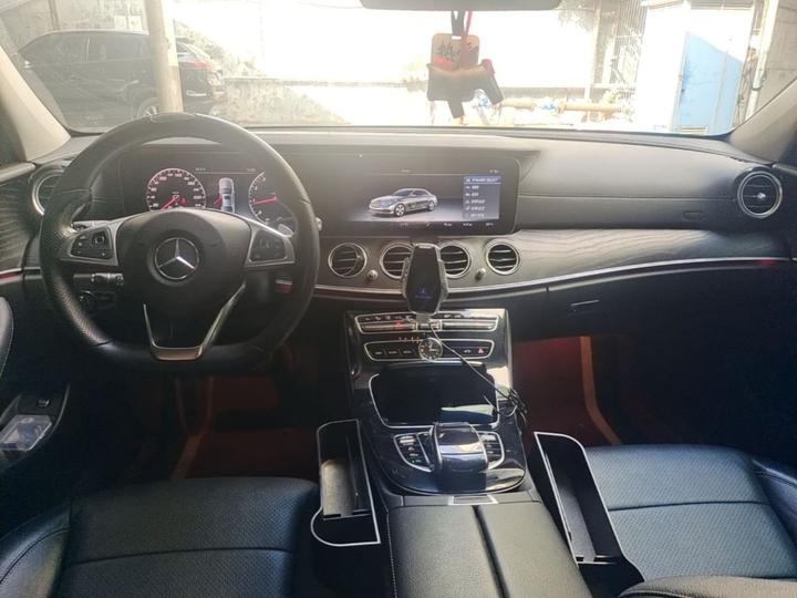 E-Class 2017 E 300 L Sport Luxury photo 6