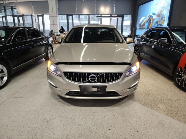 S60 2019 S60L Facelift T5 Advanced photo 2