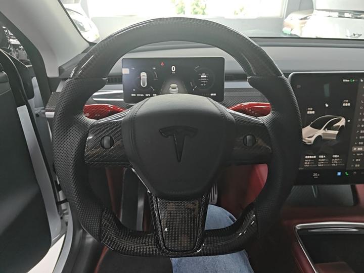 Model Y 2024 RWD photo 6