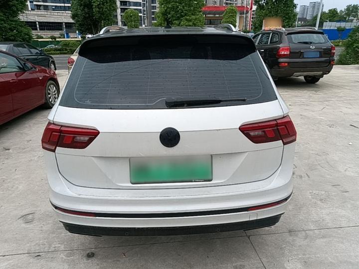 Tiguan L EV 2021 430PHEV PHEV Premium photo 3