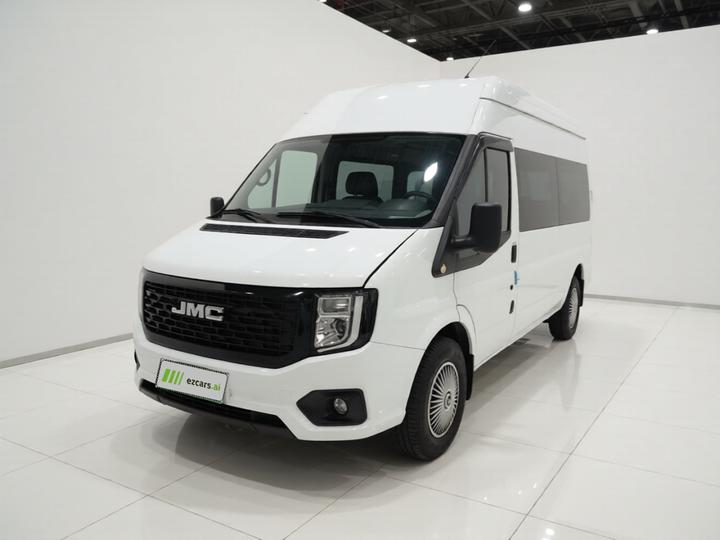 2023 2.0T AT Medium Wheelbase High Roof 7-Seater