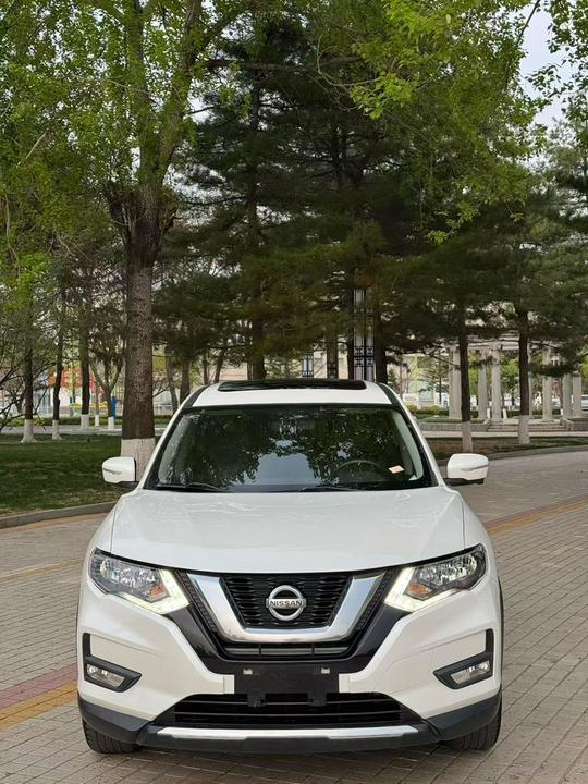 X-Trail 2017 2.0L CVT Comfort 2WD photo 3