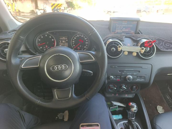 A1 2014 30 TFSI Sportback Tech photo 5