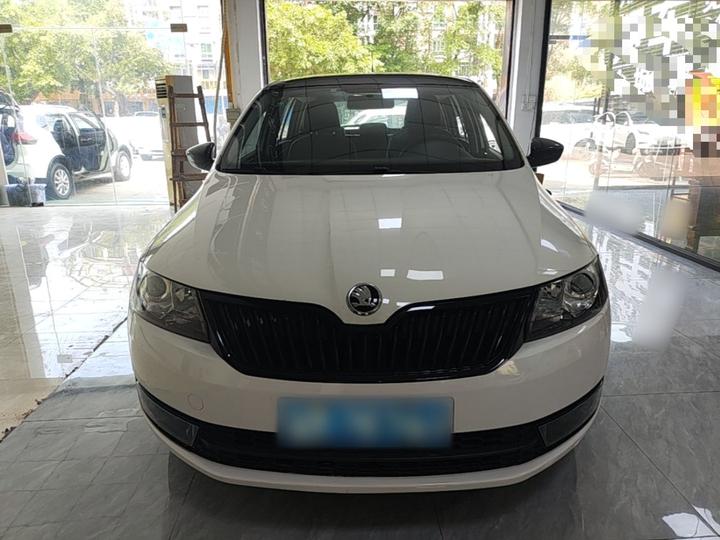 Rapid Spaceback 2016 Facelift 1.6L AT photo 2