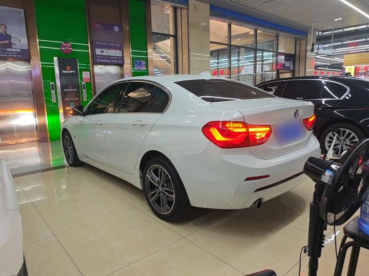 1 Series 2017 118i Sport photo 4