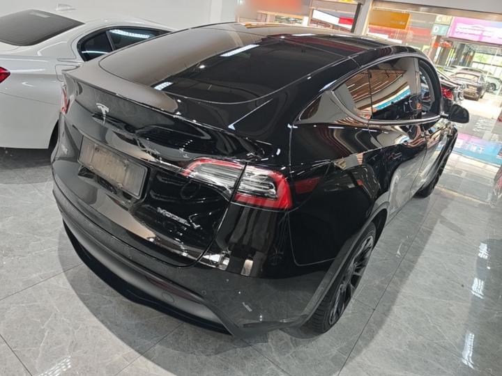 Model Y 2021 Standard Range RWD photo 4