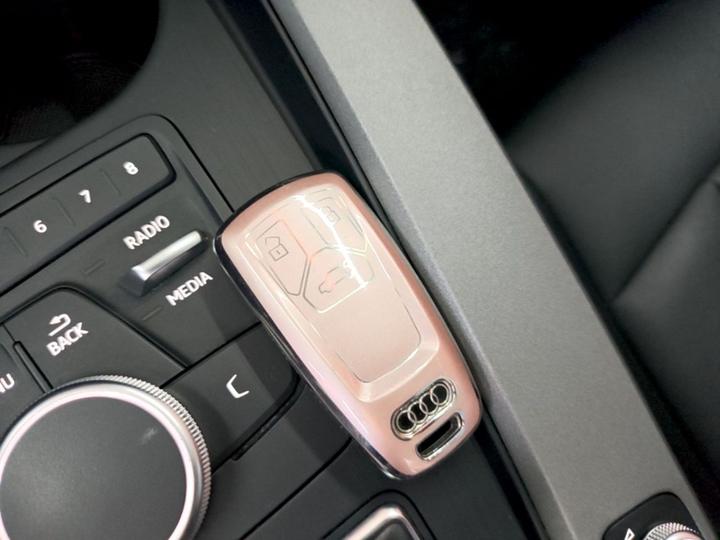 A4L 2018 30 Anniversary 40 TFSI Progressive photo 8