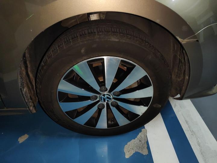 Sagitar 2015 230TSI AT Luxury photo 8