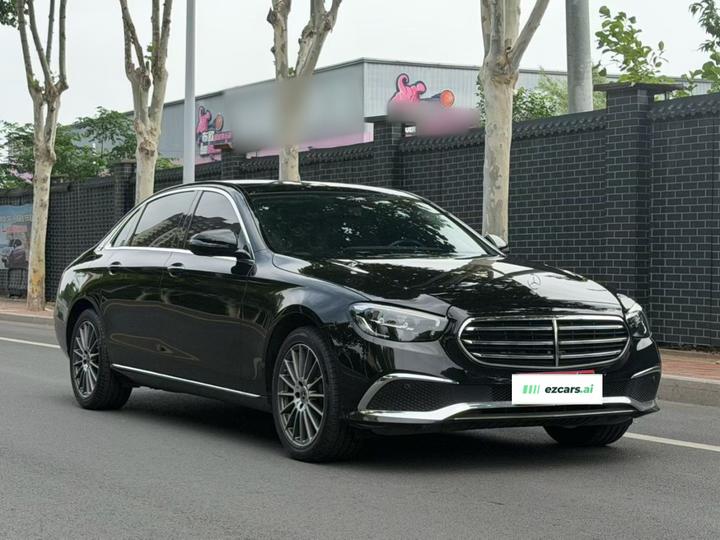 E-Class 2023 E 260 L 4MATIC photo 3