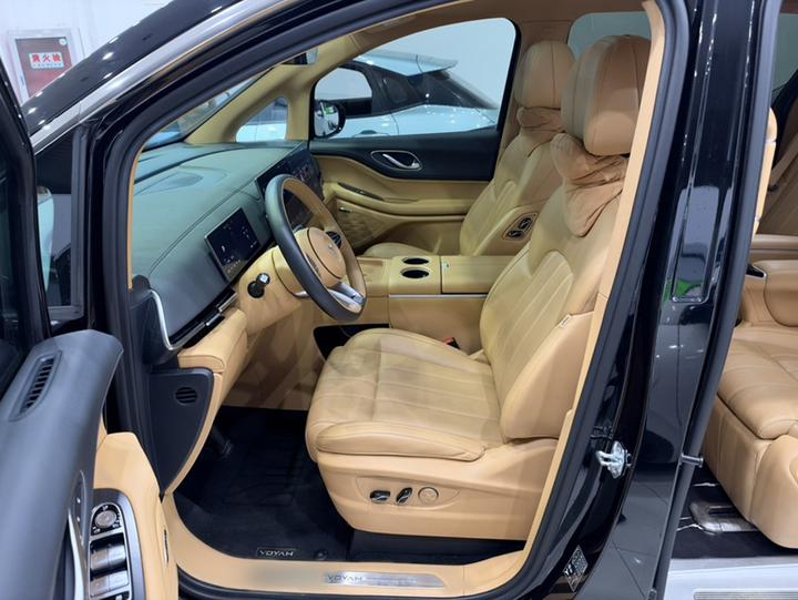 Voyah Dreamer 2025 PHEV AWD Excellence photo 7
