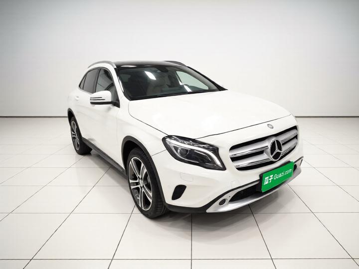 GLA 2015 GLA 220 4MATIC Luxury photo 3