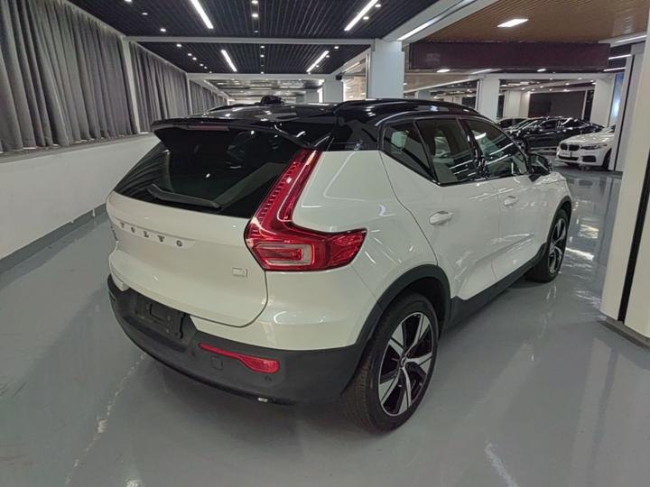XC40 EV 2021 P8 EV AWD Sport photo 4