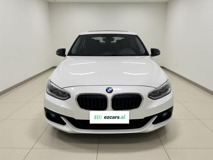 1 Series 2018 118i Sport photo 2