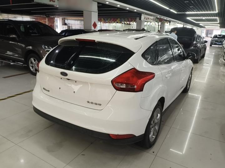 Focus 2017 Hatchback 1.6L AT Comfort photo 4