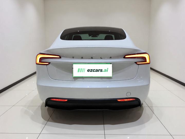 Model 3 2023 RWD photo 5