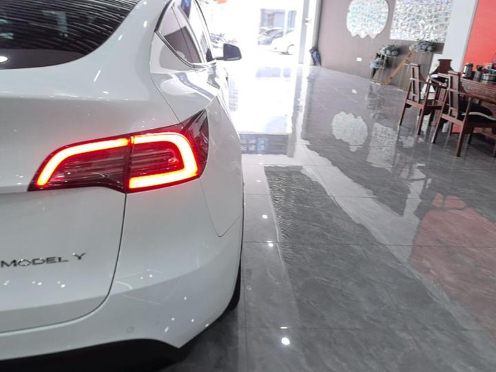 Model Y 2022 Facelift RWD photo 7