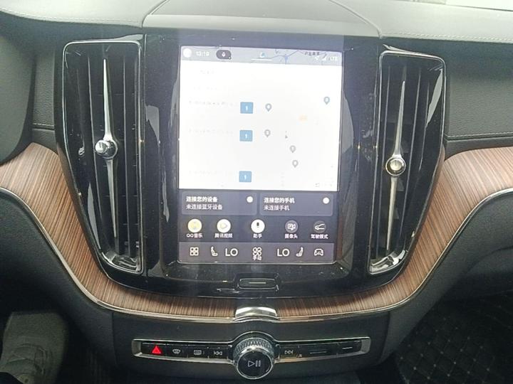 XC60 EV 2025 Hybrid Long Range AWD Luxury photo 8