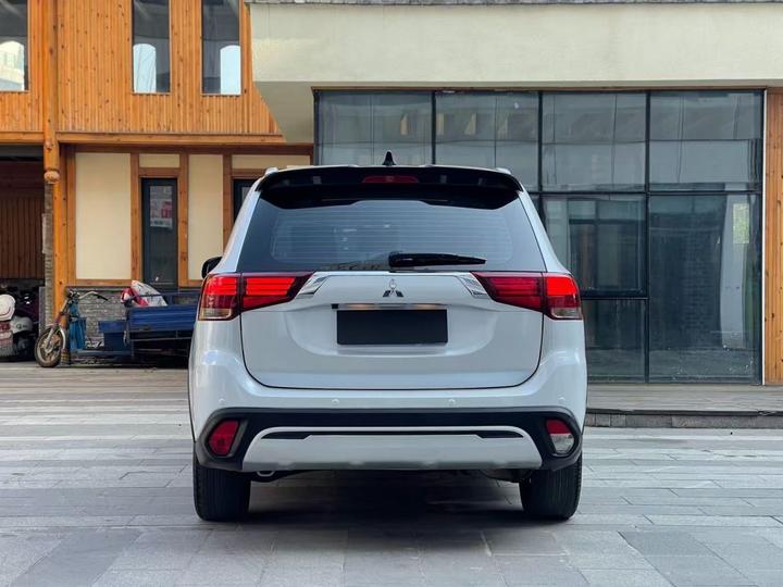 Outlander 2020 2.0L RWD Enjoy 5-Seater photo 4