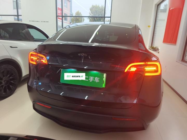 Model Y 2024 RWD photo 5