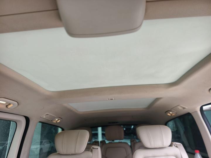 V-Class 2020 V 260 L Long Wheelbase Luxury photo 8