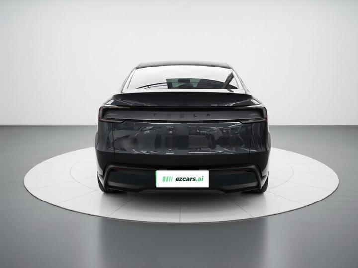 Model Y 2025 RWD photo 5