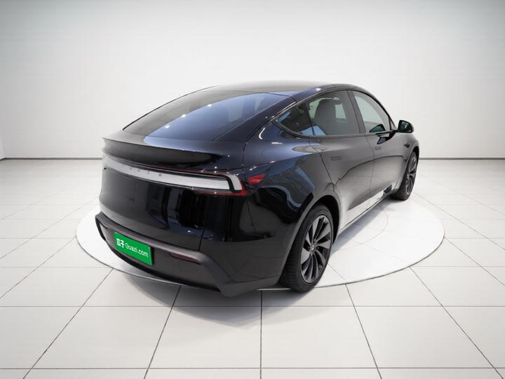 Model Y 2026 RWD photo 6