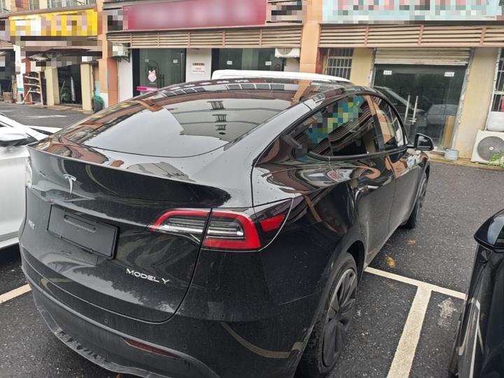 Model Y 2022 Facelift RWD photo 4