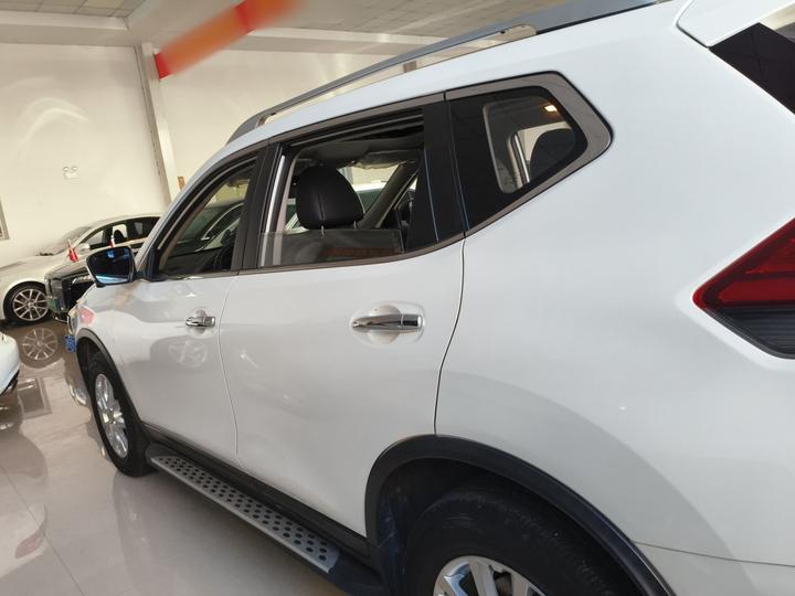 X-Trail 2021 2.0L CVT 2WD XL ITS Comfort Anniversary Edition photo 4