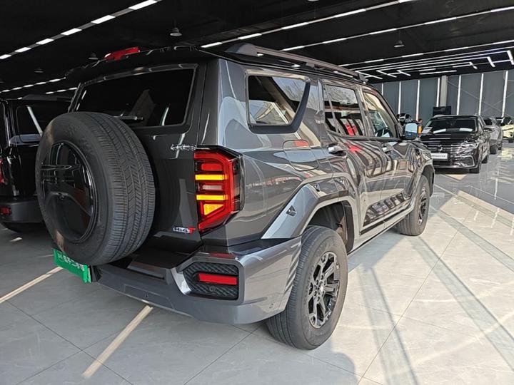 400 EV 2026 Hi4-T Smart photo 4