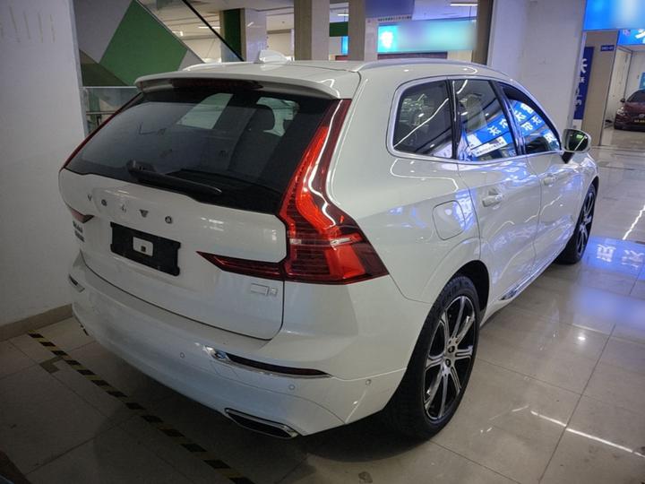 XC60 EV 2021 T8 E Hybrid Luxury photo 4