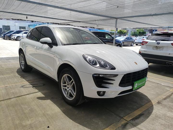 2017 Macan 2.0T photo 3