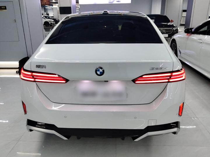 5 Series 2024 525Li M Sport Package photo 3