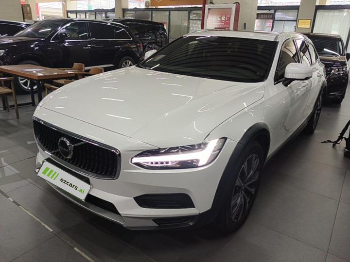 V90 2023 Cross Country B5 AWD