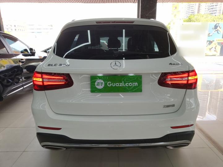 GLC 2017 GLC 300 4MATIC Luxury photo 2