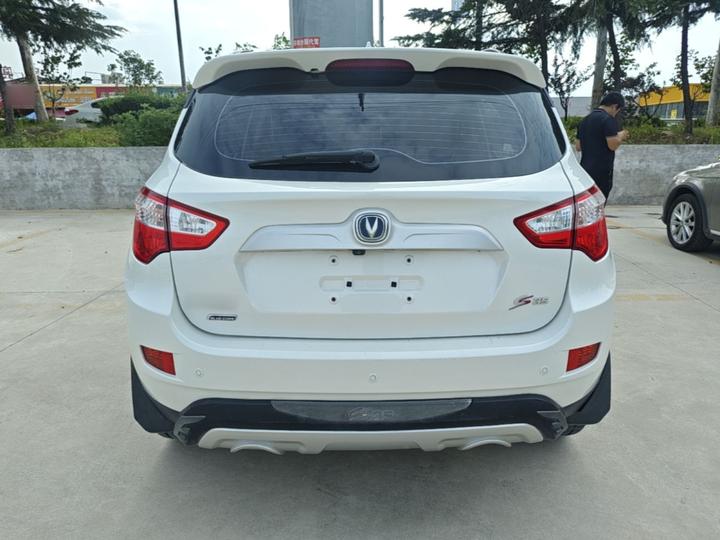 CS35 2015 1.6L MT Premium IV photo 3