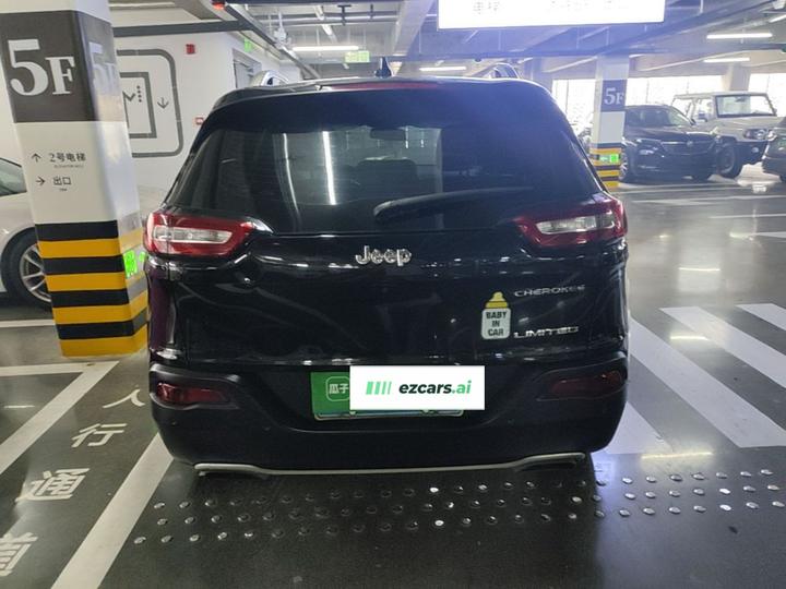 Cherokee 2017 2.4L Leading Smart photo 4
