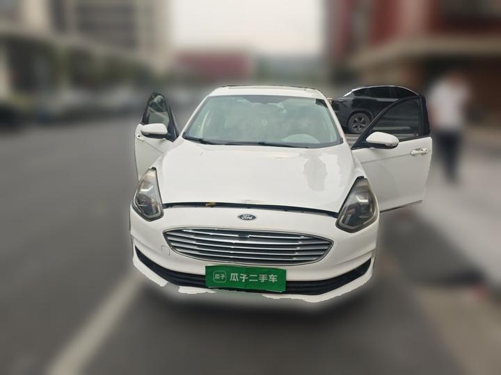 Escort 2019 Facelift 1.5L AT China VI photo 2