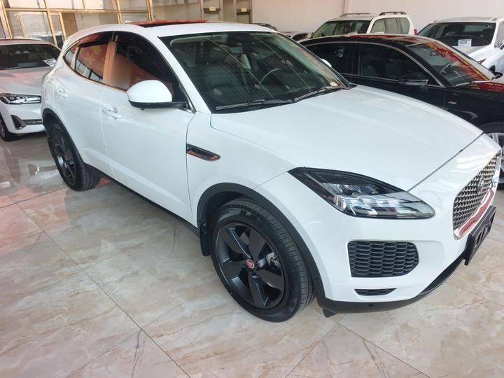 E-PACE 2018 P250 SE China V photo 7