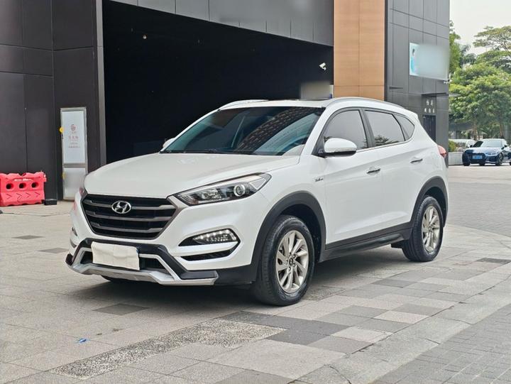 Tucson 2015 1.6T DCT RWD Smart