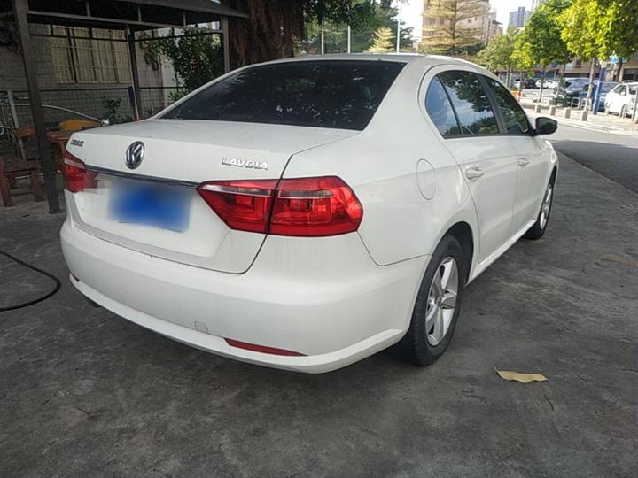 Lavida 2013 Facelift Classic 1.6L AT photo 4