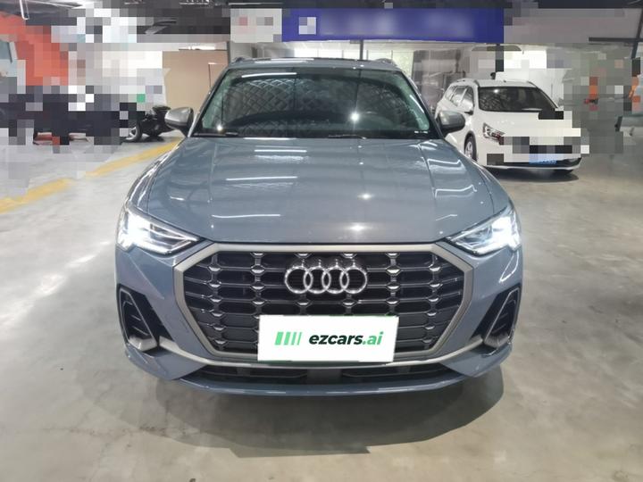 Q3 2022 40 TFSI RS photo 2