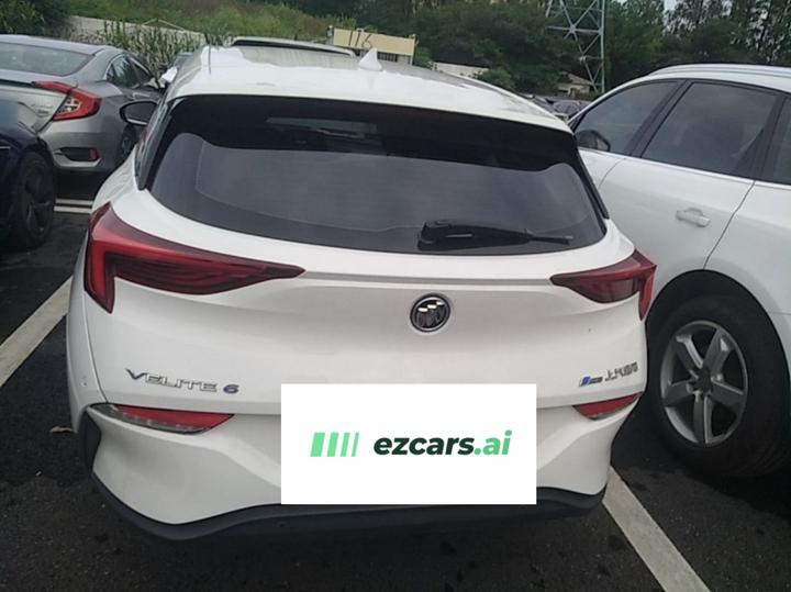 6 2022 PHEV Fashion photo 3